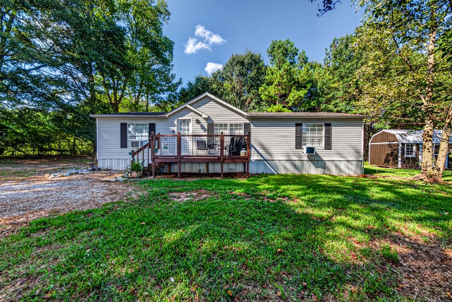 1183 Gumlog Road, Martin, Georgia