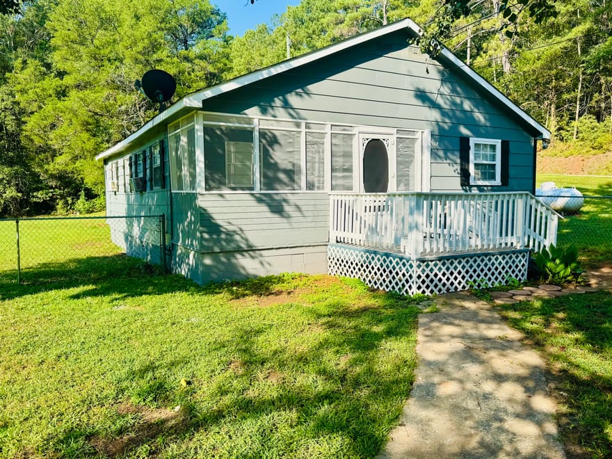 482 E Pine Lake Drive, West Point, Georgia