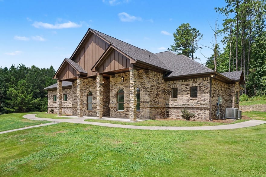 1470 Anderson Valley Drive, Snellville, Georgia