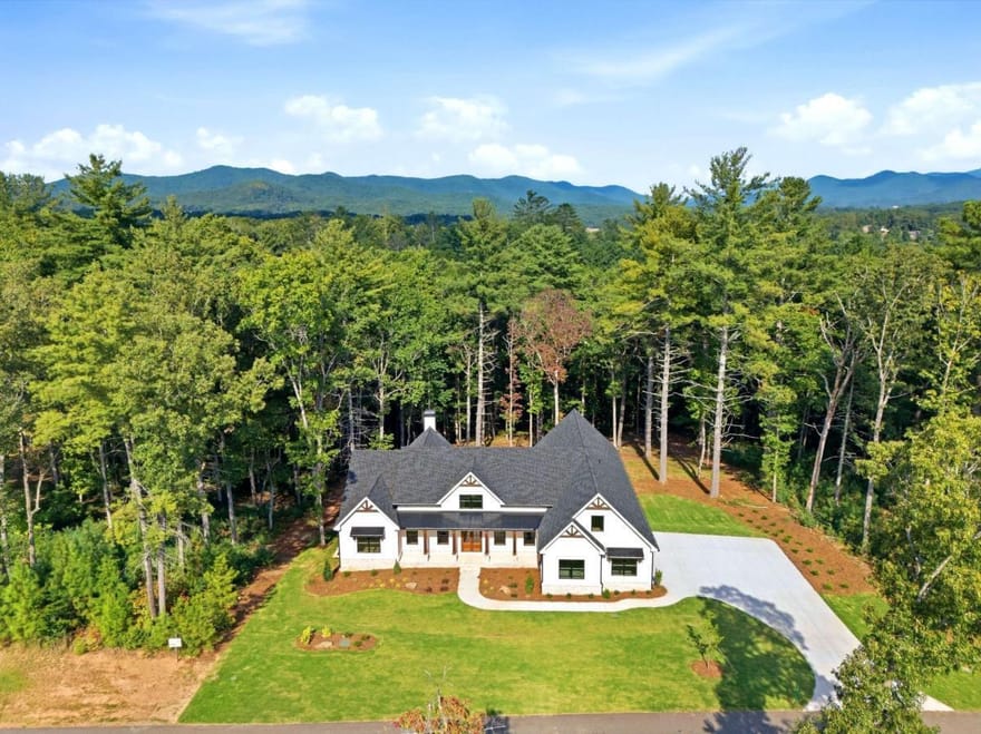 469 Oakwood Way, Blairsville, Georgia