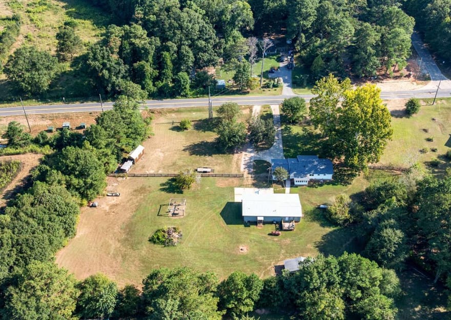 352 Mcintosh Trail, Senoia, Georgia