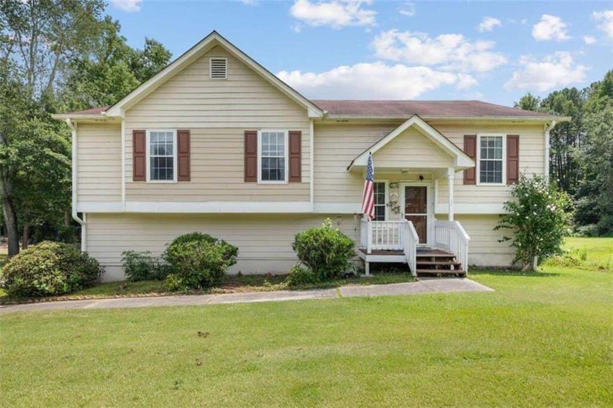 306 Crosswalk Drive, Auburn, Georgia