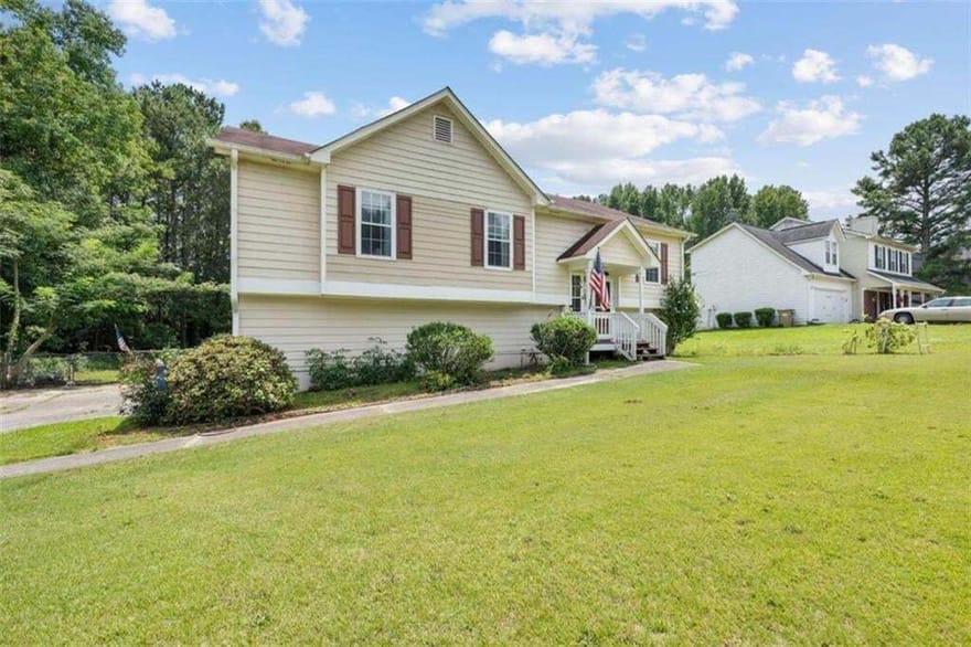 306 Crosswalk Drive, Auburn, Georgia