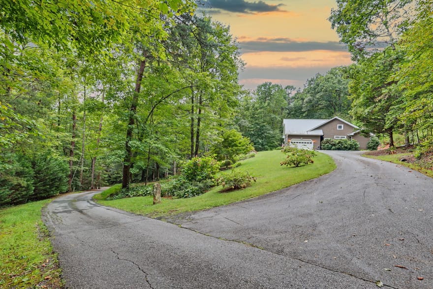 397 Standing Rock Drive, Tiger, Georgia