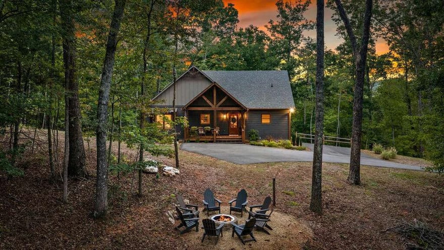 1081 Dills Road, Blue Ridge, Georgia