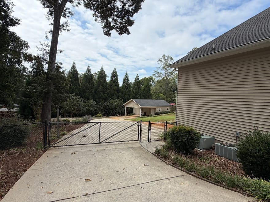 3815 Hilldale Road, Oakwood, Georgia