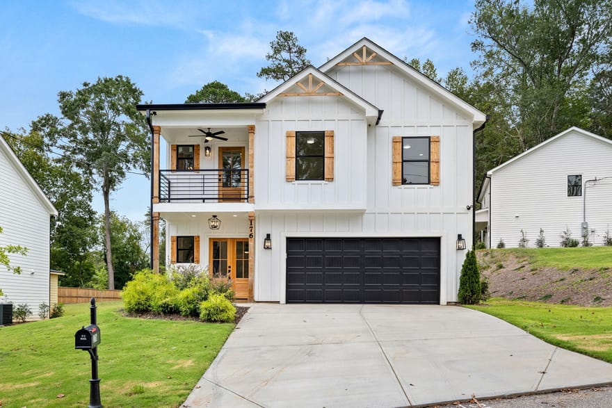 176 Llewellyn Street, Clarkesville, Georgia