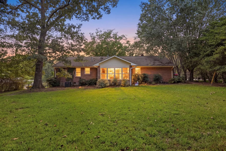 327 Poplar Street, Toccoa, Georgia
