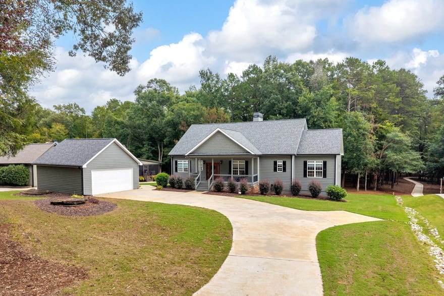 2716 Holcomb Drive, Martin, Georgia