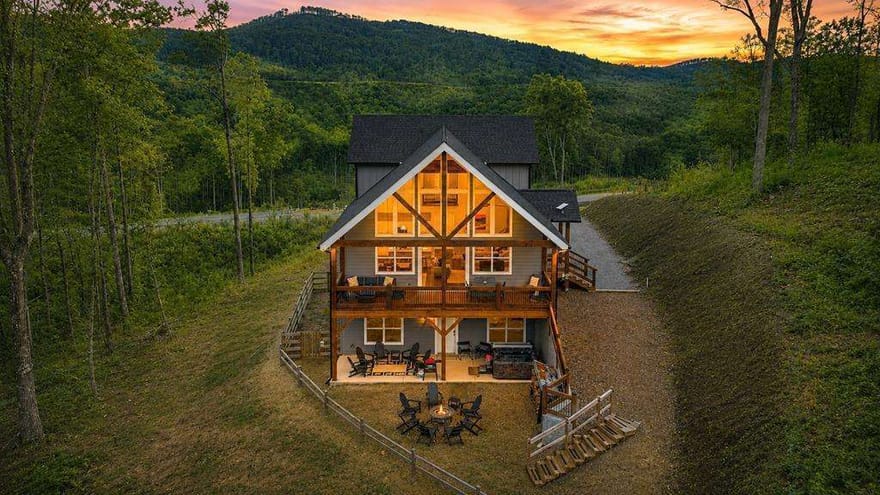1016 Twisted Oak Road, Talking Rock, Georgia