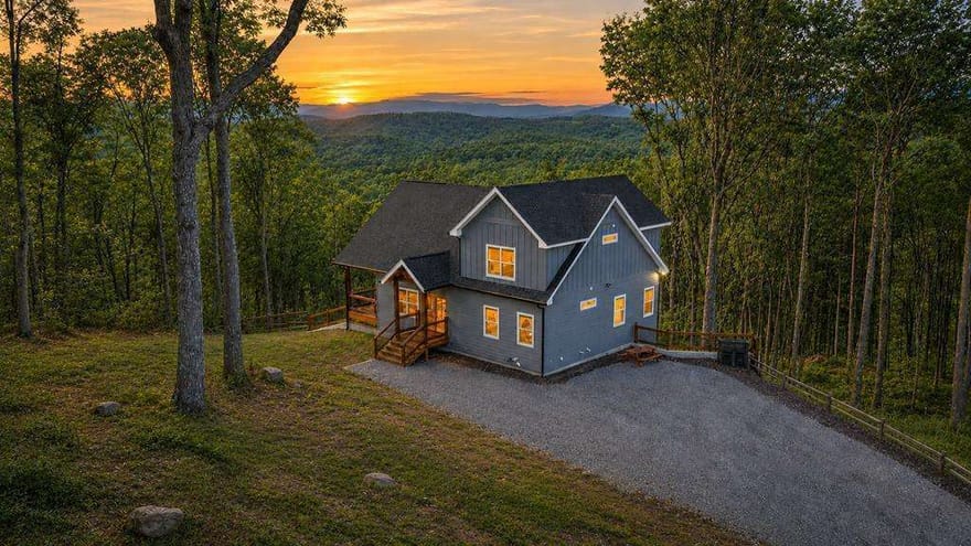 1016 Twisted Oak Road, Talking Rock, Georgia