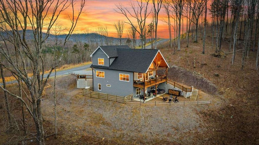 1016 Twisted Oak Road, Talking Rock, Georgia
