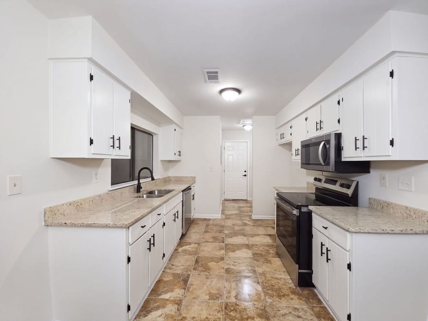 3118 Caliente Lane, Rex, Georgia