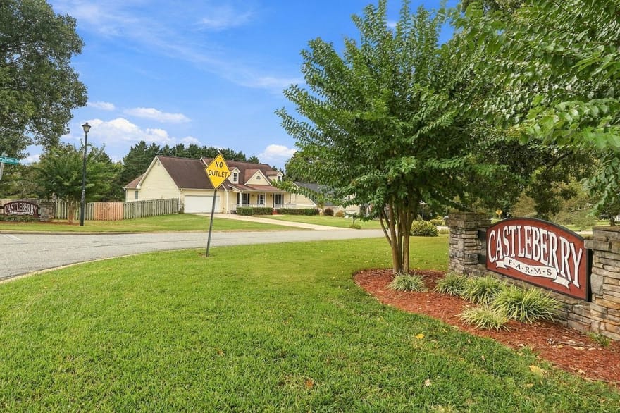 8225 Wimbledon Court, Gainesville, Georgia