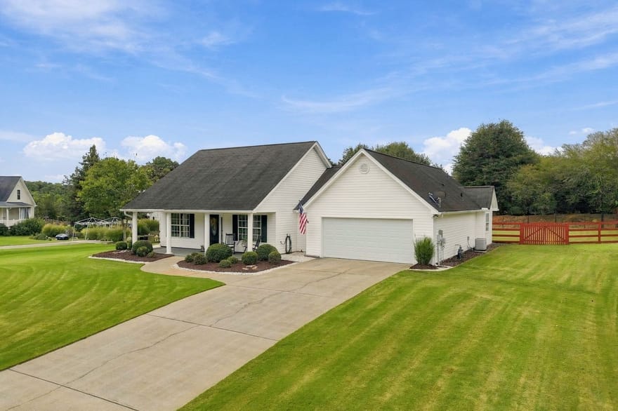 8225 Wimbledon Court, Gainesville, Georgia