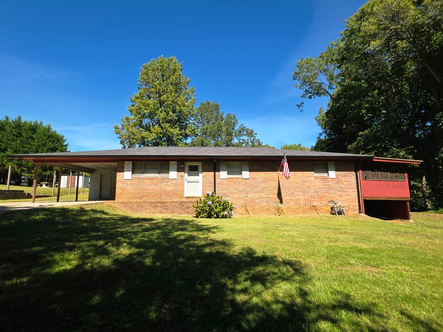223 Lakeview Drive, Cornelia, Georgia