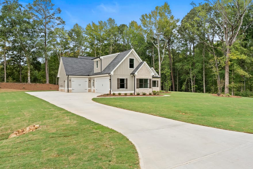 467 Lake Varner Drive, Covington, Georgia