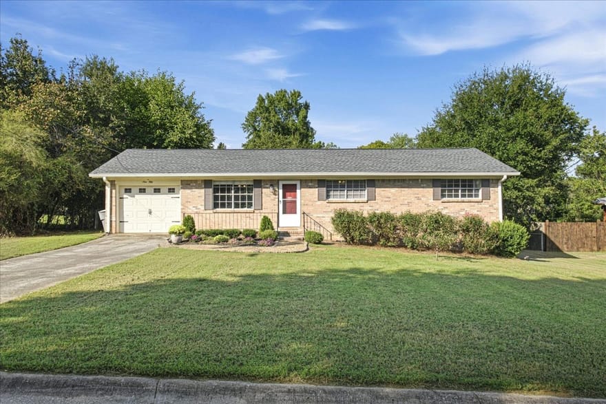 950 Meadowbrook Lane NW, Conyers, Georgia