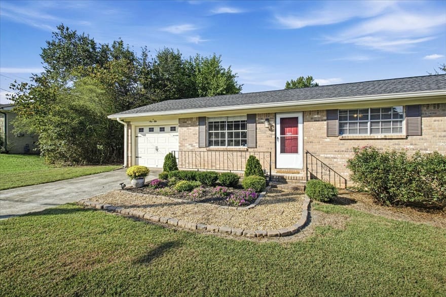 950 Meadowbrook Lane NW, Conyers, Georgia