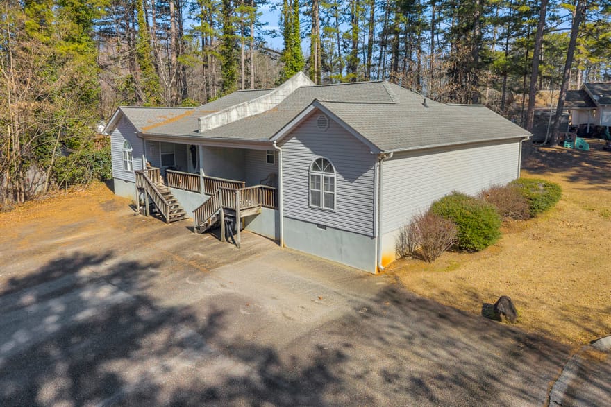 688,738,748 Black Mountain Road, Toccoa, Georgia