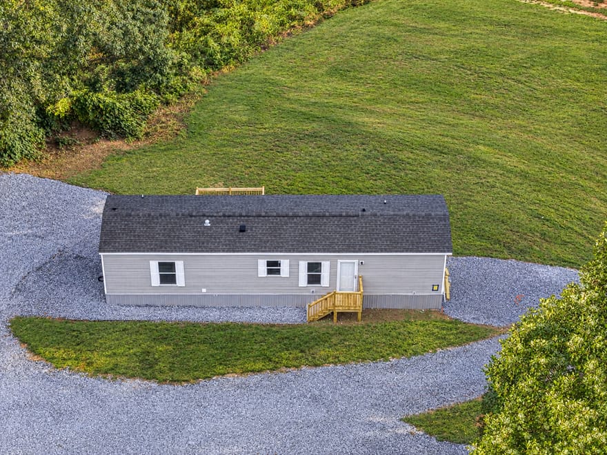60 Bennys Drive, Cleveland, Georgia