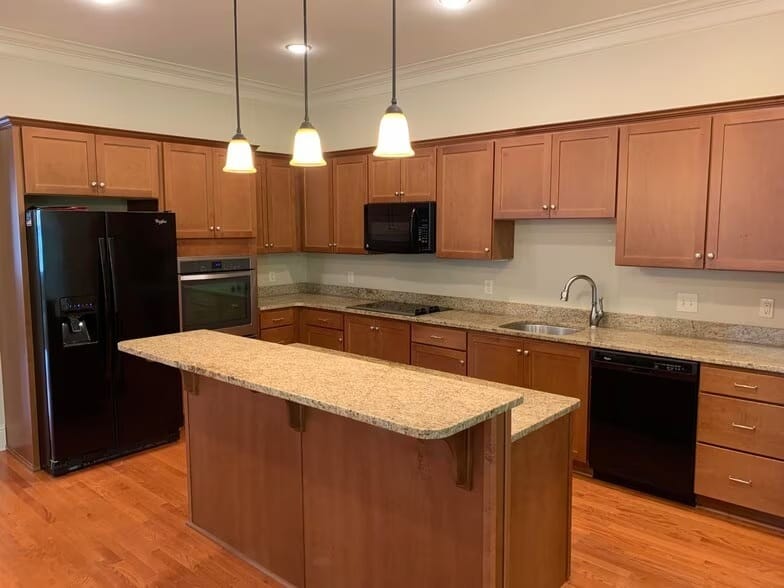 1041 Village Park Drive, Greensboro, Georgia
