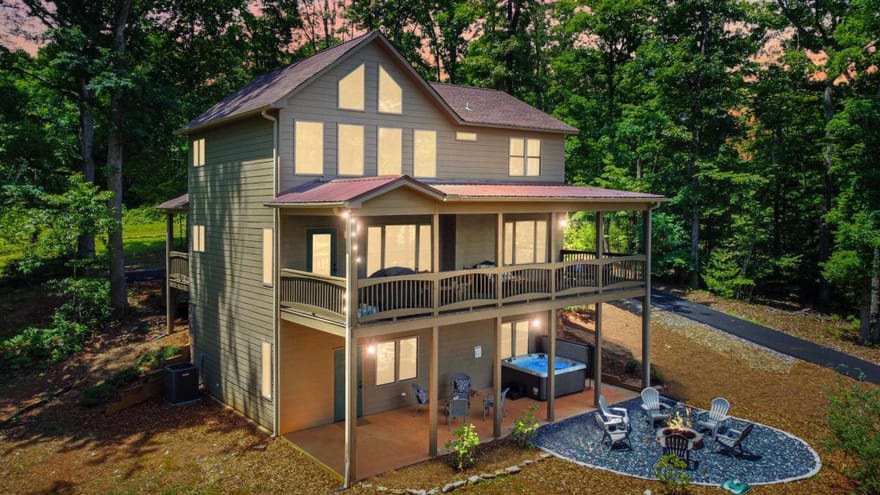 196 Grayson Point, Blue Ridge, Georgia