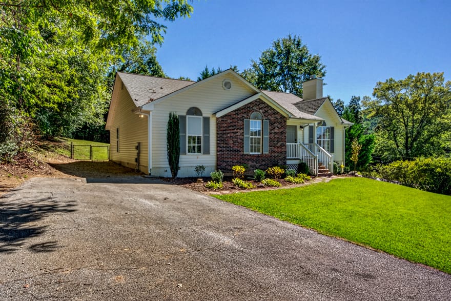 110 Maple Street, Clayton, Georgia