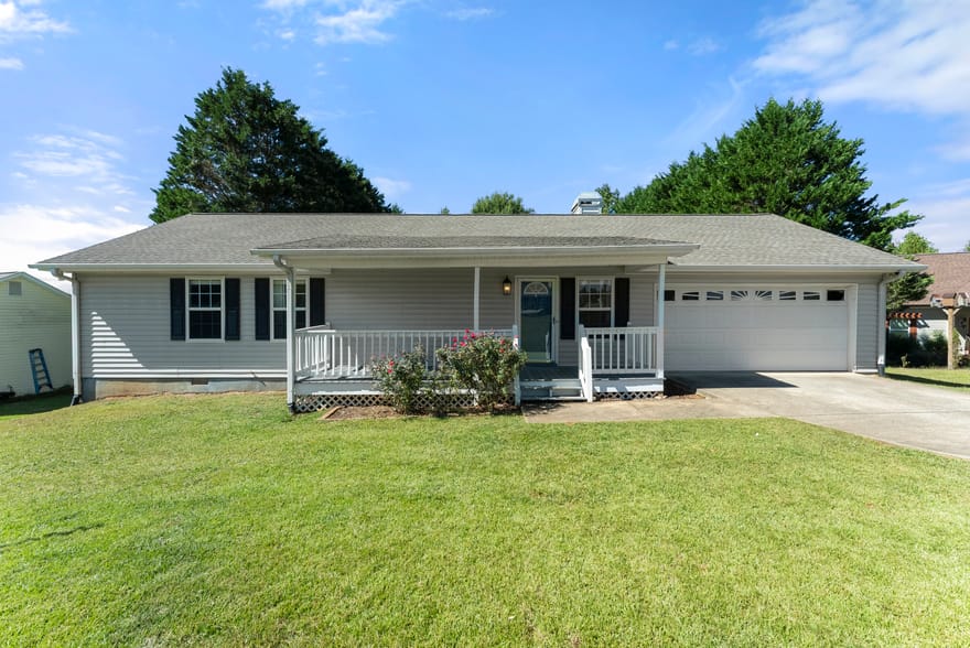 313 Hawthorne Drive, Cleveland, Georgia