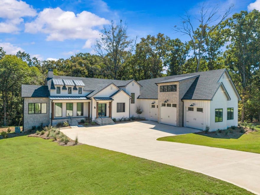 1110 Sunset Bluff, Greensboro, Georgia
