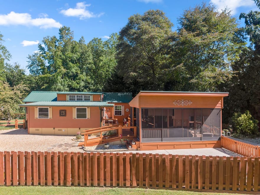 241 Elkmont Trail, Cleveland, Georgia