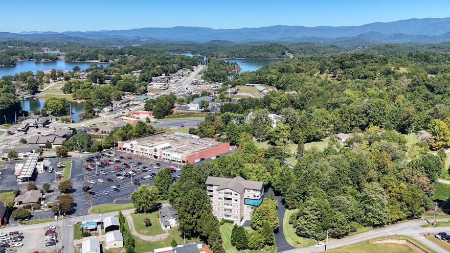 121 River Street, Hiawassee, Georgia