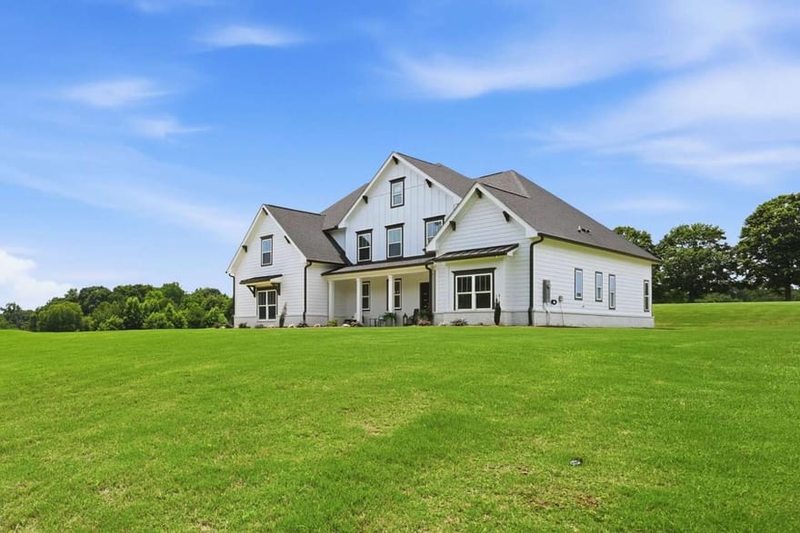 2049 Chestnut Oak Trail, Commerce, Georgia
