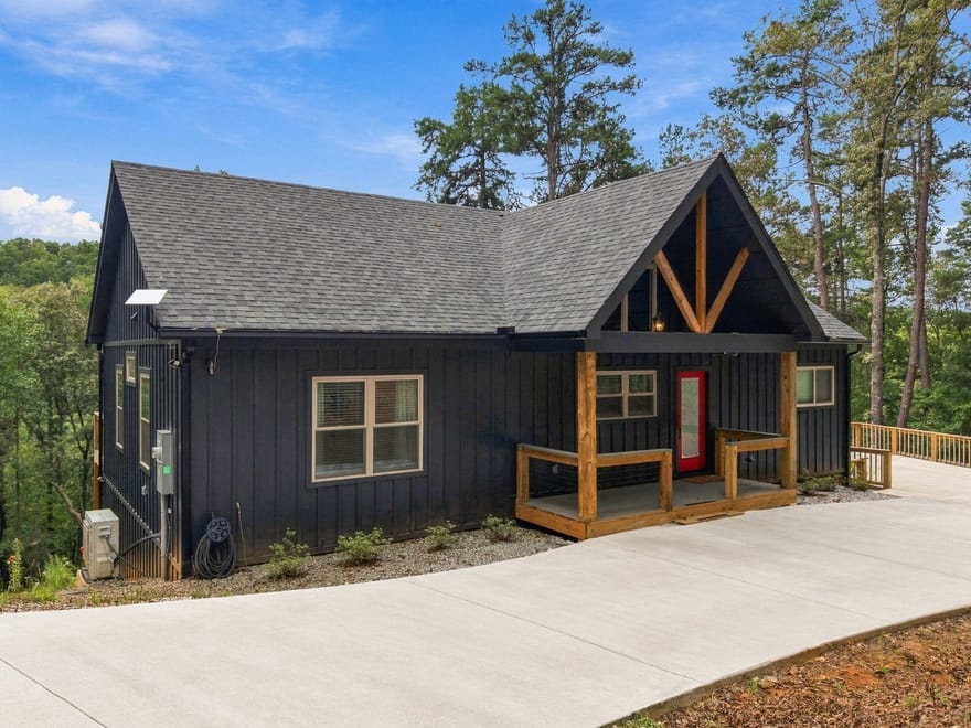 212 Slick Hickory Way, Demorest, Georgia