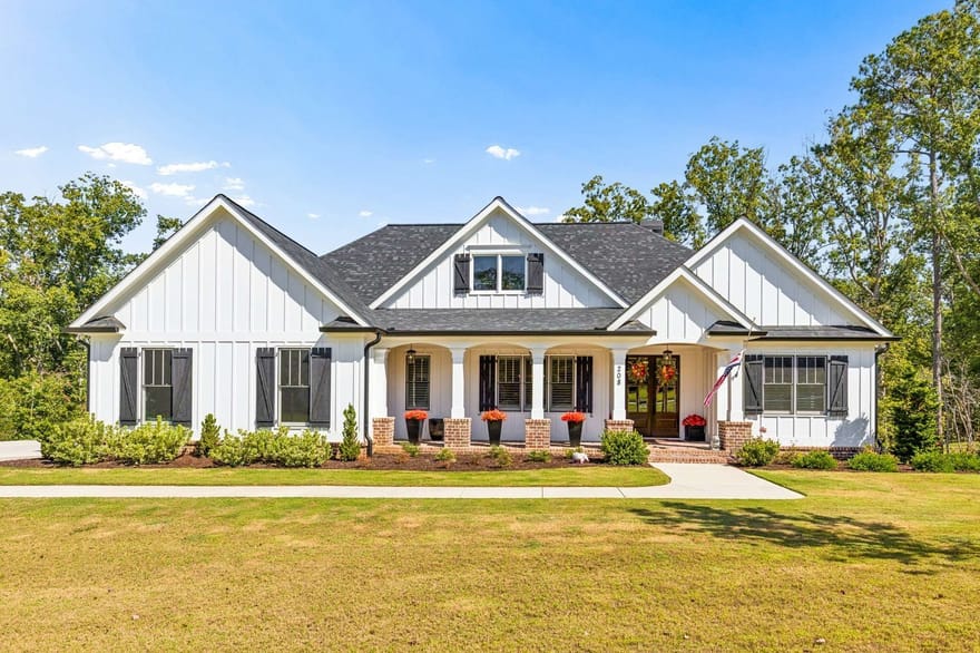 208 Sawyers Farm Drive, Waleska, Georgia