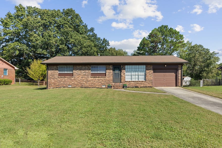 1064 Meadowbrook Lane NW, Conyers, Georgia