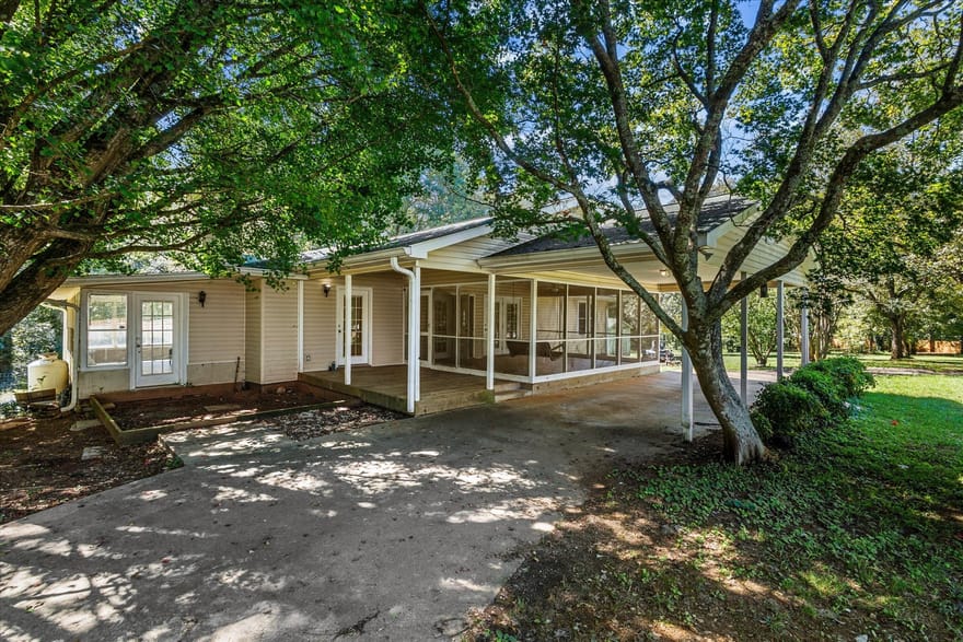 7447 Old Cornelia Highway, Alto, Georgia