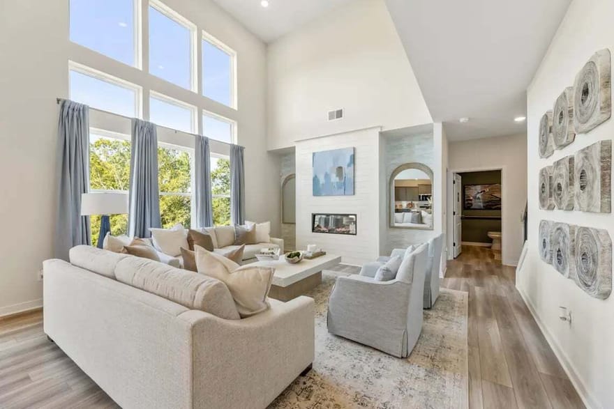 8590 Oak Hollow Way, Cumming, Georgia
