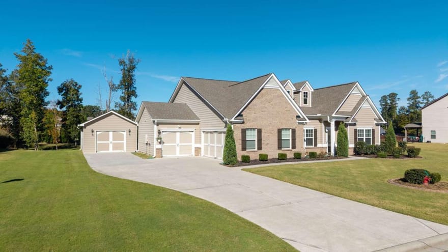 304 Benstone Drive NE, Calhoun, Georgia