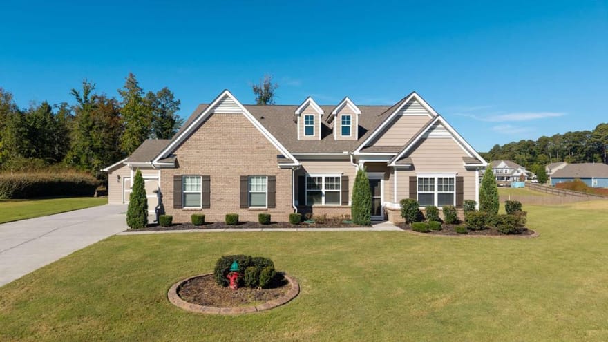 304 Benstone Drive NE, Calhoun, Georgia