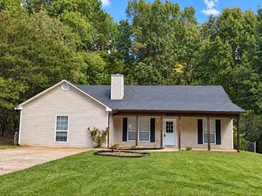 440 E Country Woods Drive, Covington, Georgia