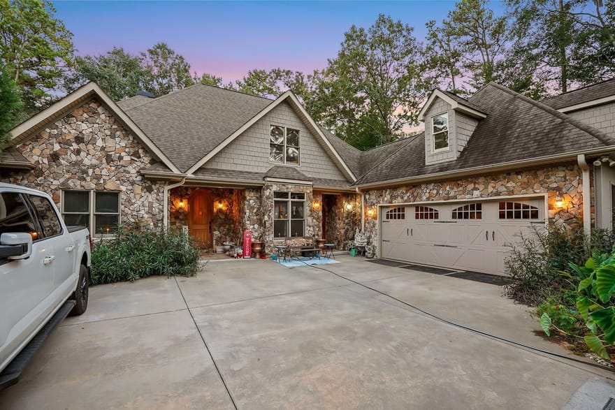 362 Foxy Lane, Martin, Georgia