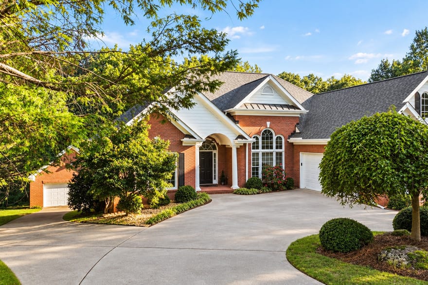 8645 Anchor On Lanier Court, Gainesville, Georgia