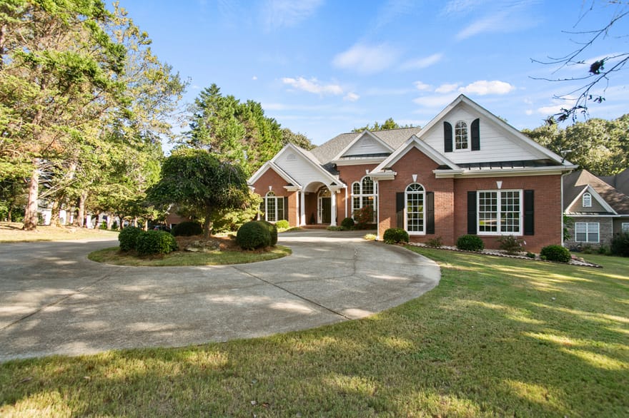 8645 Anchor On Lanier Court, Gainesville, Georgia