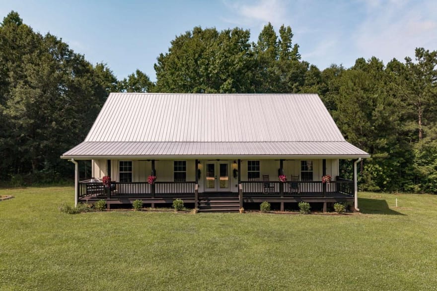 930 James Holcomb Road, Hull, Georgia