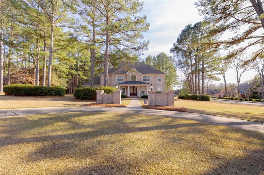 200 River Oak Court, Kathleen, Georgia