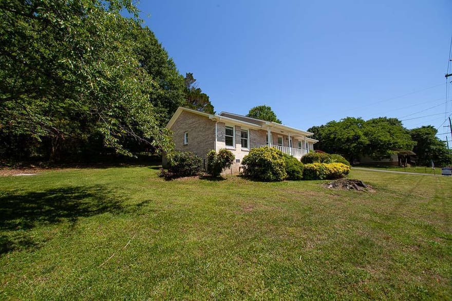 102 Lindsey Court NE, Calhoun, Georgia