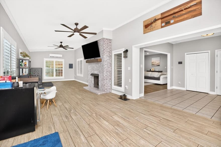 211 White Columns Drive, Kathleen, Georgia