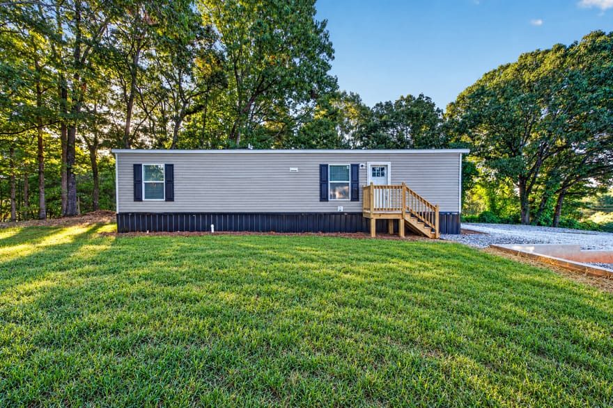 61 Bennys Drive, Cleveland, Georgia