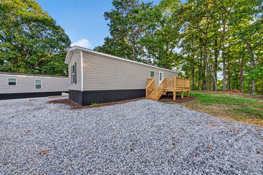 61 Bennys Drive, Cleveland, Georgia